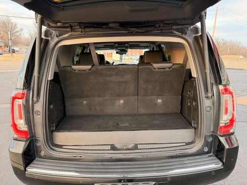 Used 2015 GMC Yukon Denali w/ Premium Package AWD/4WD image 5