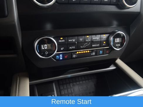 Used 2019 Ford Expedition XLT w/ Equipment Group 202A AWD/4WD image 11