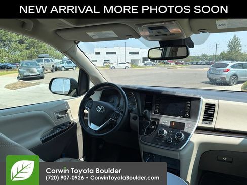 Used 2020 Toyota Sienna XLE Premium AWD/4WD image 12