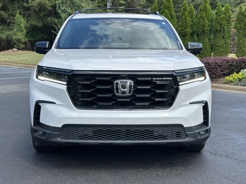 Used 2025 Honda Pilot Black Edition image 3