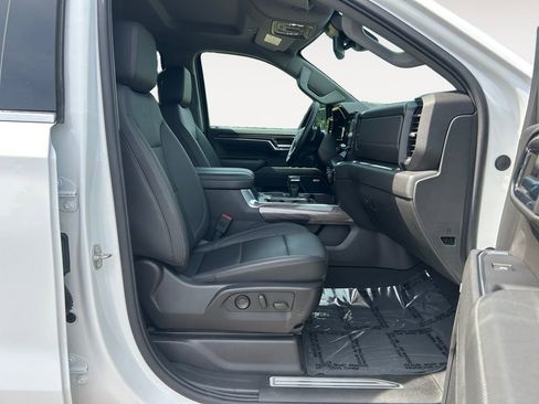 Used 2024 Chevrolet Silverado 1500 LTZ image 10