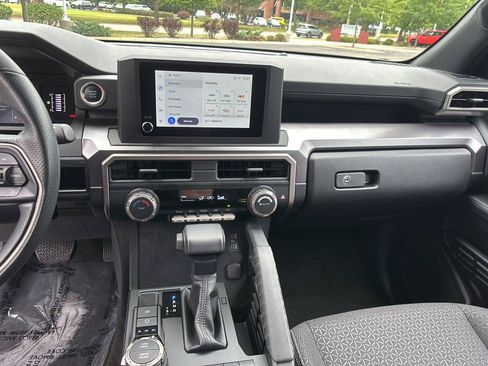 Used 2025 Toyota 4Runner SR5 AWD/4WD image 32