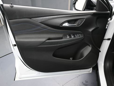 Used 2024 Buick Envista Sport Touring w/ Experience Buick Package image 13