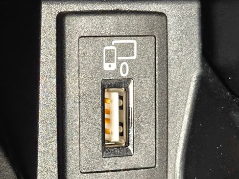 Used 2021 Mercedes-Benz C 300 4MATIC Sedan image 71