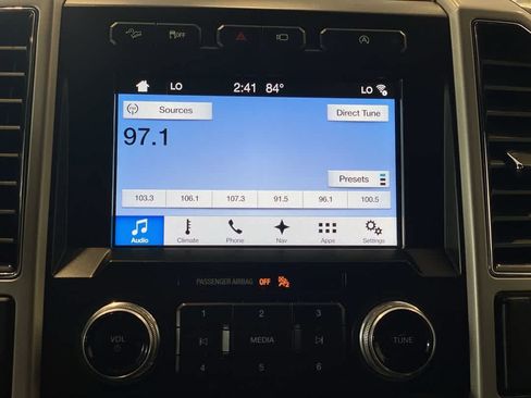 Used 2018 Ford F150 Lariat w/ Equipment Group 502A Luxury AWD/4WD image 18