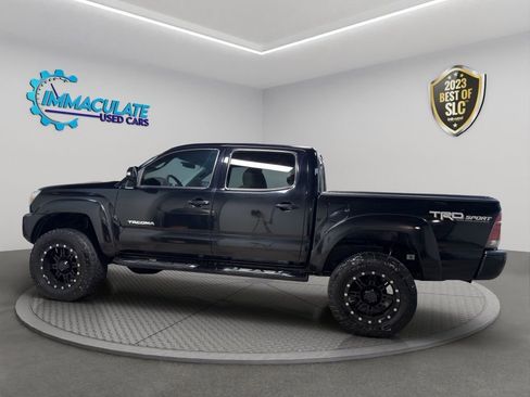 Used 2015 Toyota Tacoma 4x4 Double Cab w/ TRD Sport Package image 2