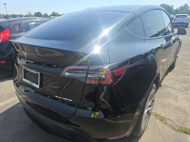 Used 2023 Tesla Model Y Long Range AWD/4WD image 3