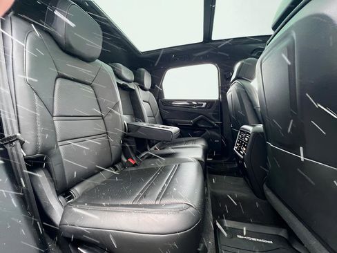 Used 2019 Porsche Cayenne S AWD/4WD image 28