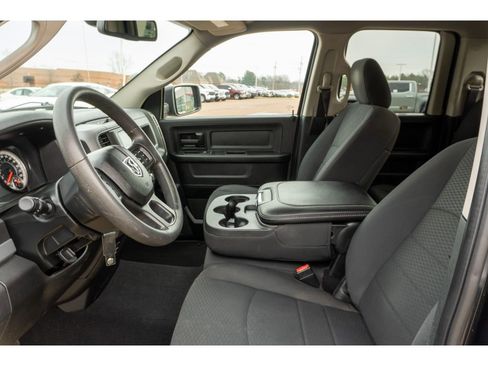 Used 2018 RAM 1500 Express image 12