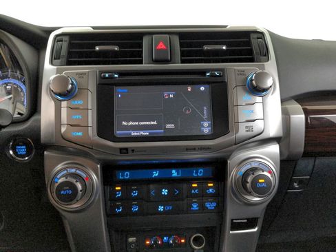 Used 2018 Toyota 4Runner Limited AWD/4WD image 23