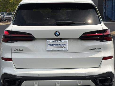 Used 2024 BMW X5 xDrive40i w/ M Sport Package AWD/4WD image 22