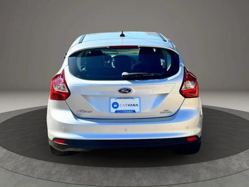 Used 2014 Ford Focus SE w/ Equipment Group 201A FWD image 5
