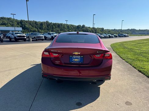 Used 2017 Chevrolet Malibu Premier w/ Premier Sun and Wheel Package FWD image 5