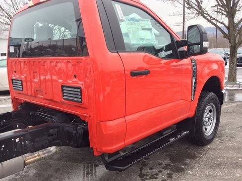 Used 2024 Ford F350 XL w/ Snow Plow Prep Package image 22