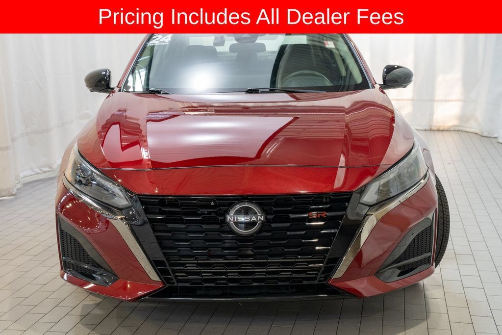 Certified 2024 Nissan Altima 2.0 SR FWD image 2