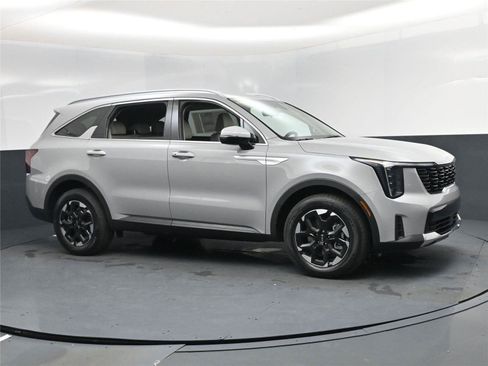 New 2026 Kia Sorento S image 2