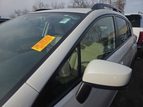 Used 2017 Subaru Crosstrek 2.0i Premium image 10