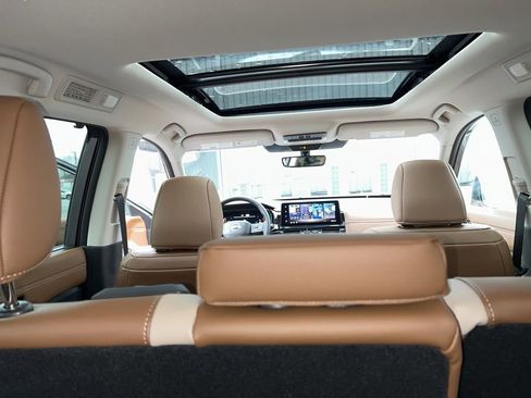 New 2026 Nissan Pathfinder Platinum w/ Cargo Package FWD image 26