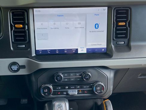 Used 2023 Ford Bronco Badlands w/ Sasquatch Package AWD/4WD image 12