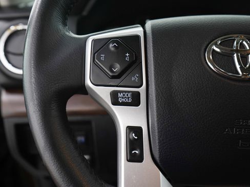 Used 2018 Toyota Tundra Limited w/ Limited Premium Package AWD/4WD image 28