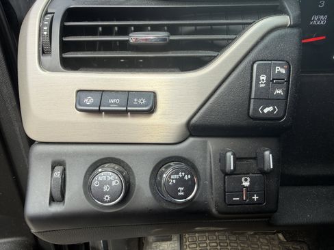 Used 2019 GMC Yukon Denali w/ Open Road Package AWD/4WD image 14