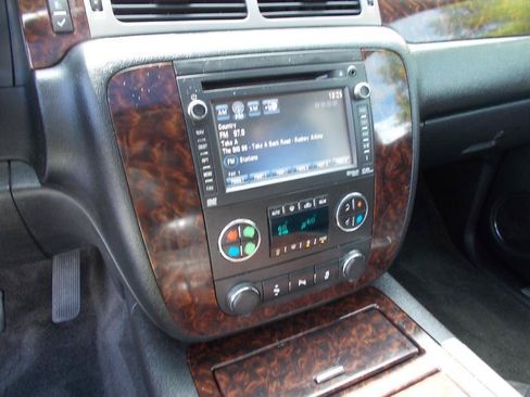 Used 2012 GMC Yukon XL Denali AWD/4WD image 32