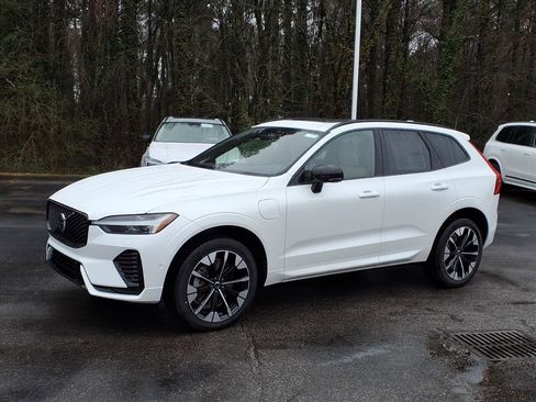 New 2026 Volvo XC60 T8 Plus w/ Protection Package Premier image 9