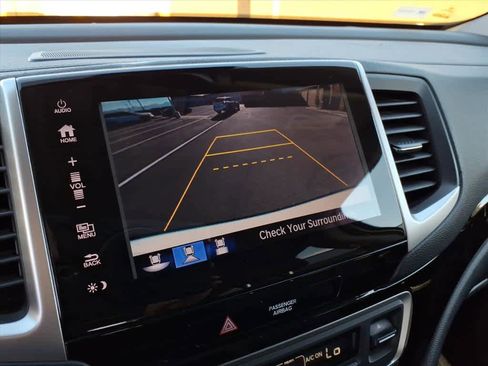 Used 2018 Honda Pilot Touring image 38