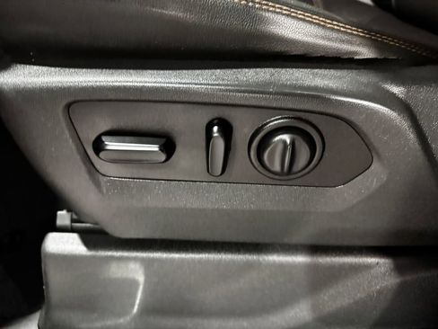 Used 2019 GMC Sierra 1500 AT4 w/ AT4 Premium Package AWD/4WD image 18
