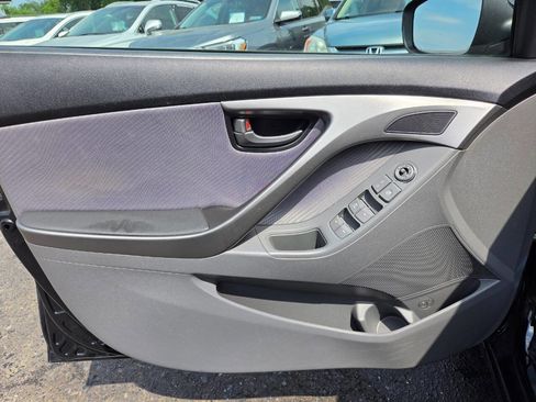 Used 2013 Hyundai Elantra GLS w/ Preferred Pkg FWD image 11