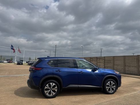 Used 2021 Nissan Rogue SV AWD/4WD image 24