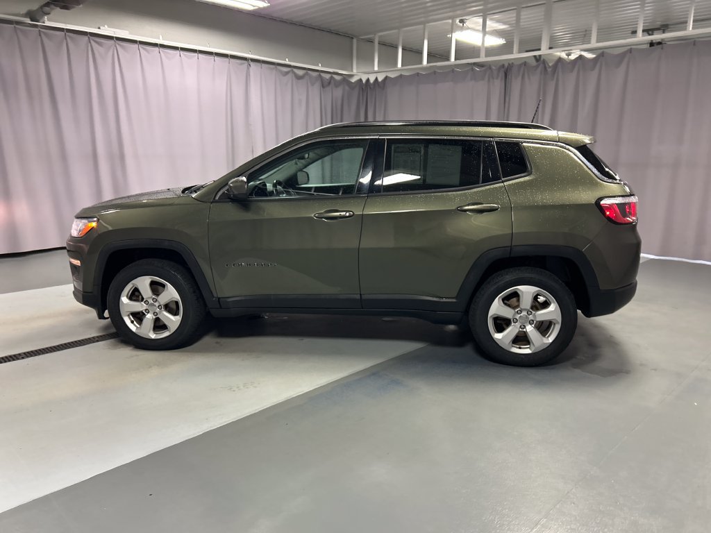 Used 2019 Jeep Compass Latitude w/ Cold Weather Group AWD/4WD image 4