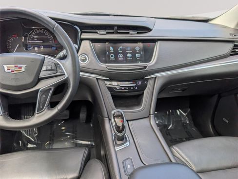 Used 2017 Cadillac XT5 Luxury w/ Driver Awareness Package FWD image 19