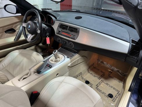Used 2003 BMW Z4 3.0i image 11