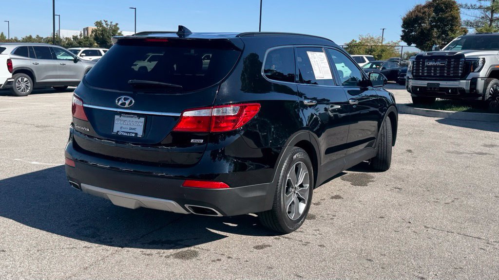 Used 2016 Hyundai Santa Fe SE AWD/4WD image 2