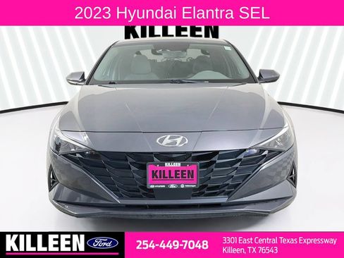 Used 2023 Hyundai Elantra SEL w/ Convenience Package FWD image 2