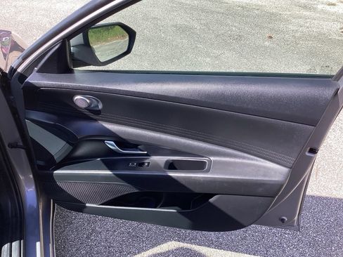 Used 2023 Hyundai Elantra SE FWD image 27