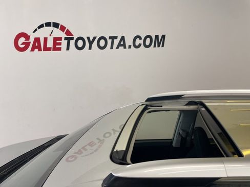 Used 2014 Toyota RAV4 XLE image 6
