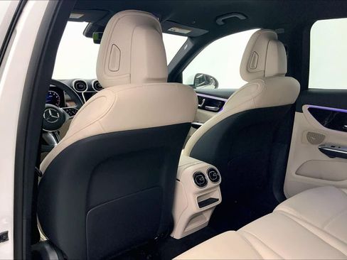 Used 2026 Mercedes-Benz GLC 300 image 17