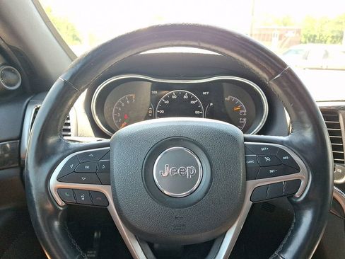 Used 2018 Jeep Grand Cherokee Altitude AWD/4WD image 22