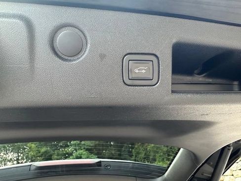 Used 2021 Chevrolet Equinox LT AWD/4WD image 26