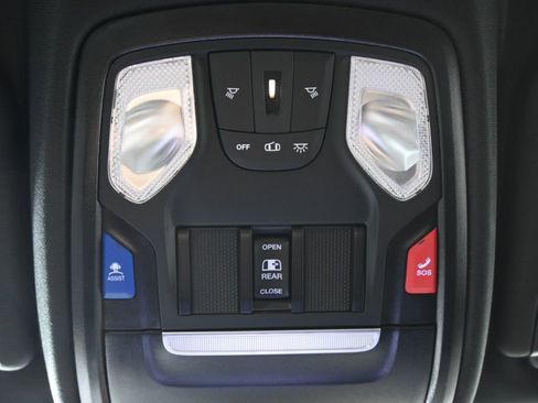 Used 2025 RAM 1500 Big Horn AWD/4WD image 33