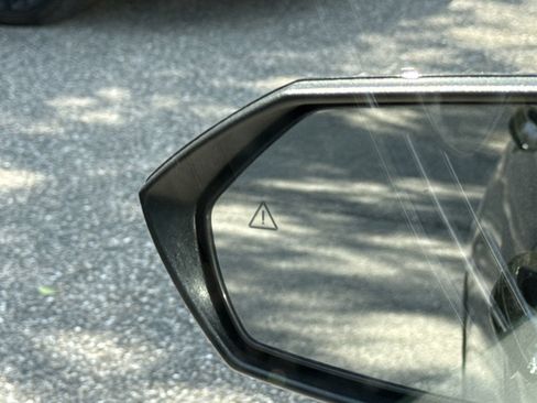 New 2025 Hyundai Elantra SEL image 16