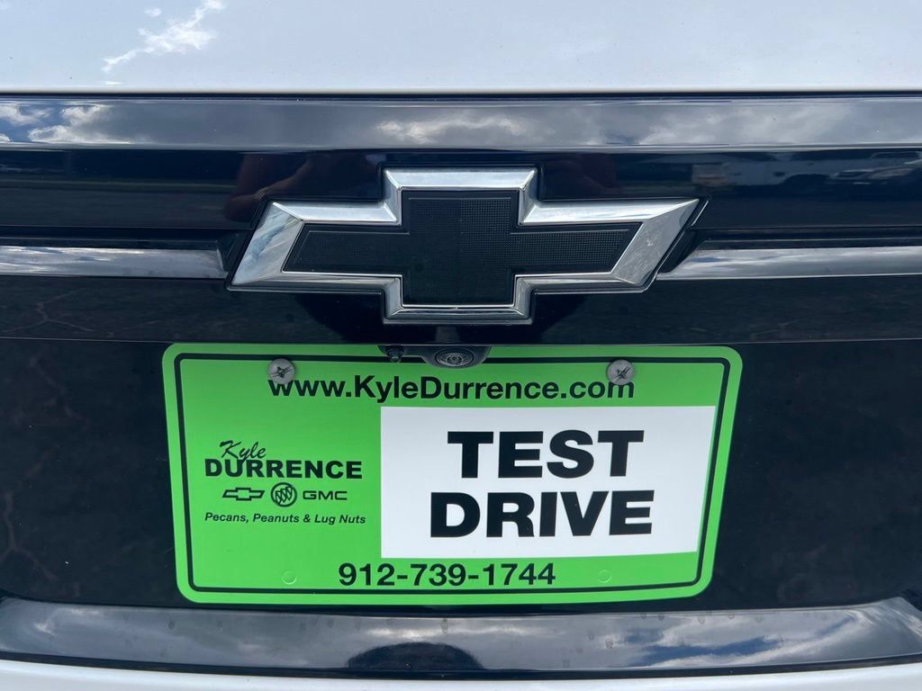 Used 2025 Chevrolet Traverse RS w/ LPO, Floor Liner Package FWD image 6