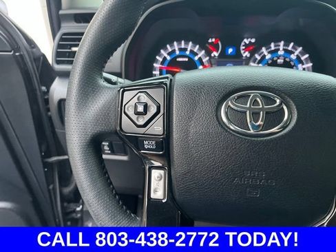 Used 2017 Toyota 4Runner SR5 AWD/4WD image 19
