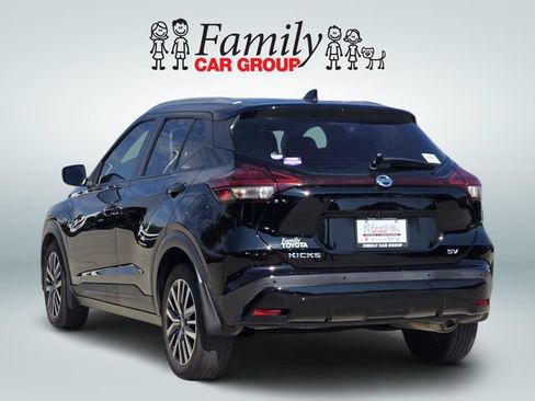 Used 2021 Nissan Kicks SV FWD image 3