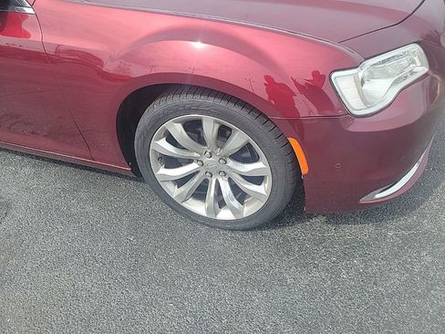 Used 2016 Chrysler 300 Limited image 5