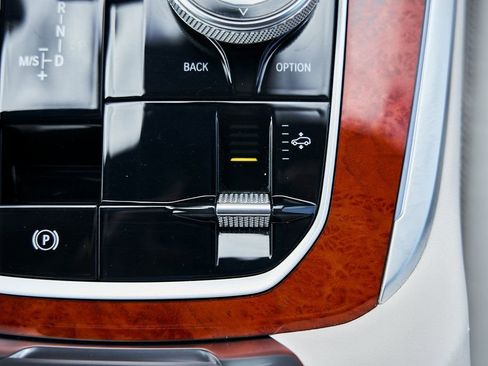 Used 2024 BMW ALPINA XB7 image 78