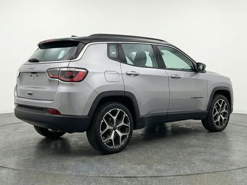 Used 2025 Jeep Compass Limited AWD/4WD image 9