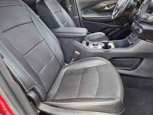 Used 2020 GMC Terrain Denali w/ Denali Premium Package FWD image 11